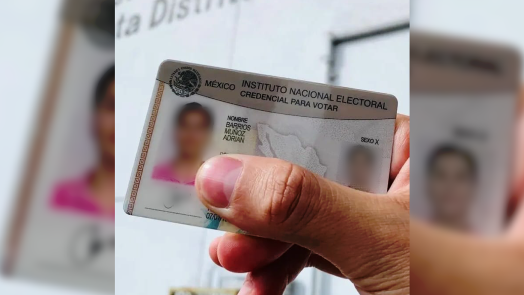 Obtienen primeras credenciales de elector no binarias en San Luis Potosí
