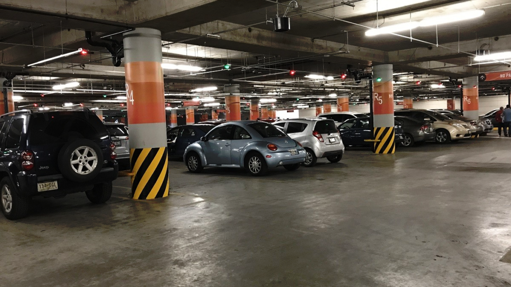 5 estacionamientos de plazas comerciales en SLP seguirán cobrando gracias a amparos