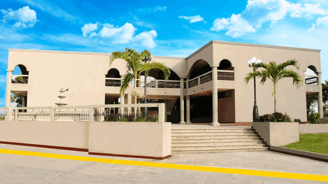 ICESS prohibió a alumnos ingresar con "lonche"; sancionarán si no compran en la cafetería