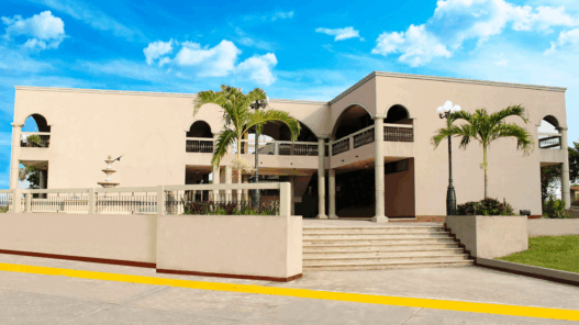 ICESS prohibió a alumnos ingresar con "lonche"; sancionarán si no compran en la cafetería