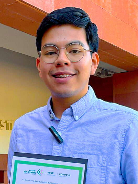 Estudiante de Ciudad Valles presentará una botana a base de guaje en Malasia