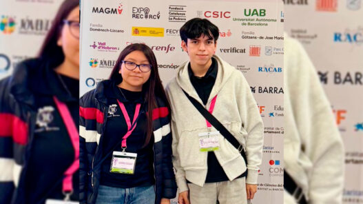 Exalumnos del CBTis 46 compiten en feria científica internacional en Barcelona
