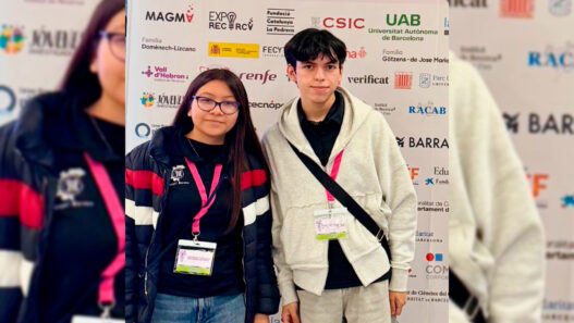 Exalumnos del CBTis 46 compiten en feria científica internacional en Barcelona