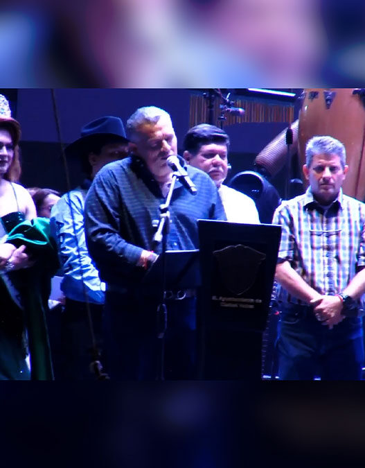 ¡Lo apagaron! Dejan a oscuras a David Medina en pleno discurso de la Fenahuap