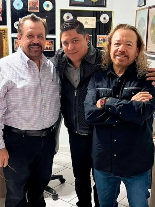 Sergio Acosta cuestionó el himno «Viva San Luis» y afirmó que le faltó al respeto a SLP