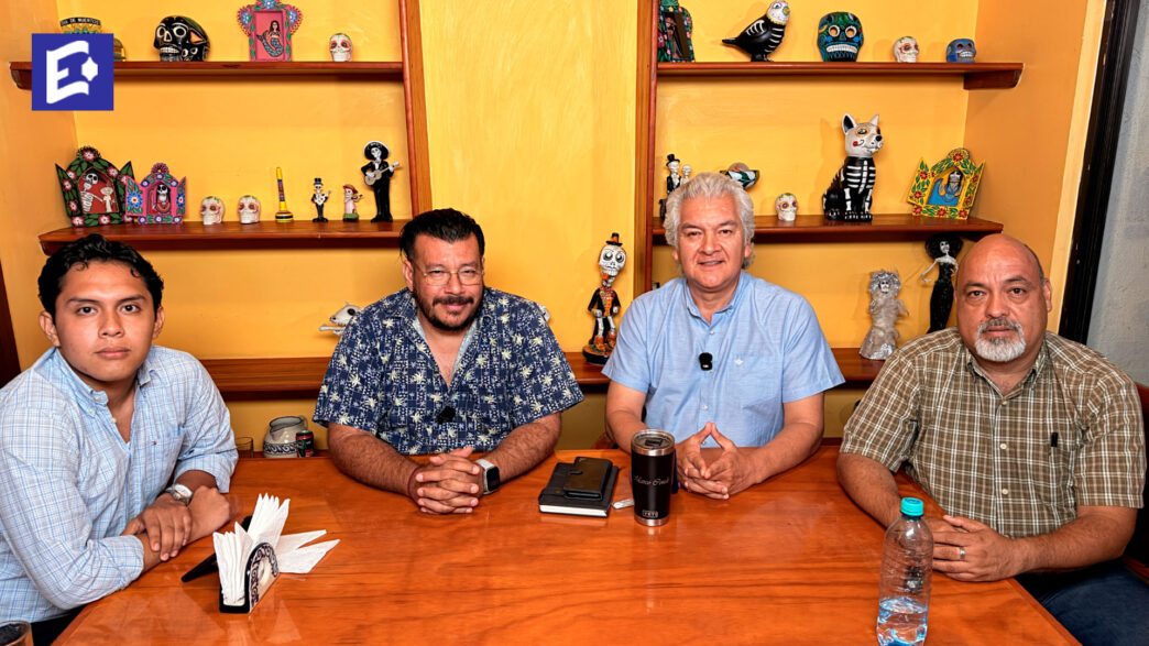 Programa “Los Concejales”, con Marco Conde, Hermilo Briceño y Juvenal Castro, durante la emisión del 21 de agosto de 2026.